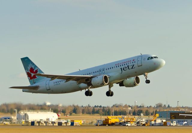 Airbus A320 (C-FDCA)