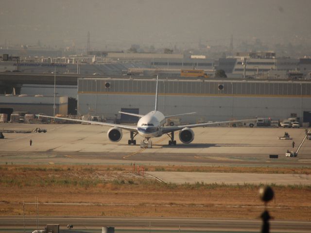 BOEING 777-200LR (B-2080)