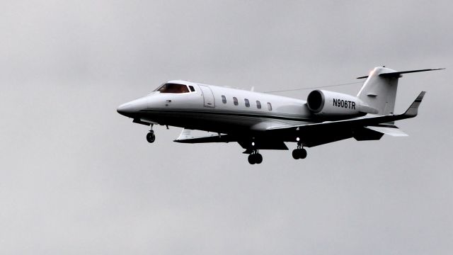 Learjet 60 (N906TR) - On final is this 1996 Learjet 60 in the Spring of 2020.