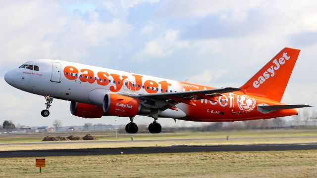 Airbus A319 (G-EJAR)