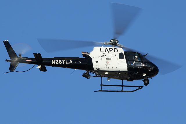 SCHLEICHER ASH-30Mi (N267LA) - LAPD helicopter flying over in Van Nuys, California. It appears to be the first photo of this aircraft in this database. 