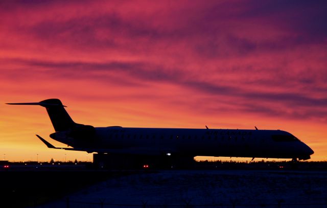 Canadair Regional Jet CRJ-200 —