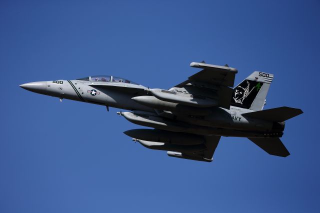 McDonnell Douglas FA-18 Hornet (16-6895)