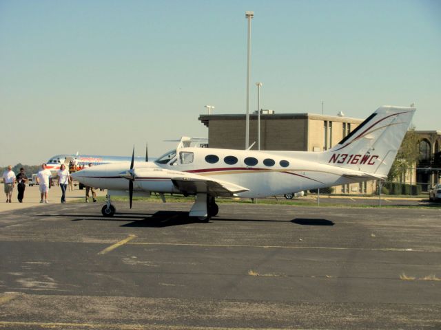 Cessna 421 (N316WC) - This plane is owned by Southern Illinois University. It usually carries around the schools Board of Trustees around the area.