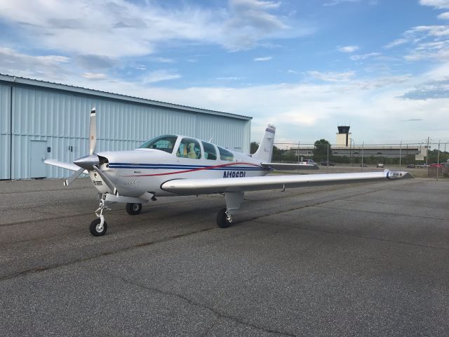 Beechcraft Bonanza (33) (N186RL)