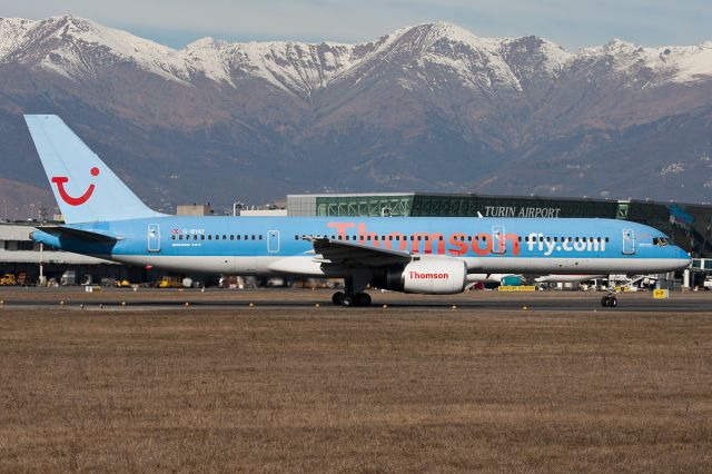 Boeing 757-200 (G-BYAT)