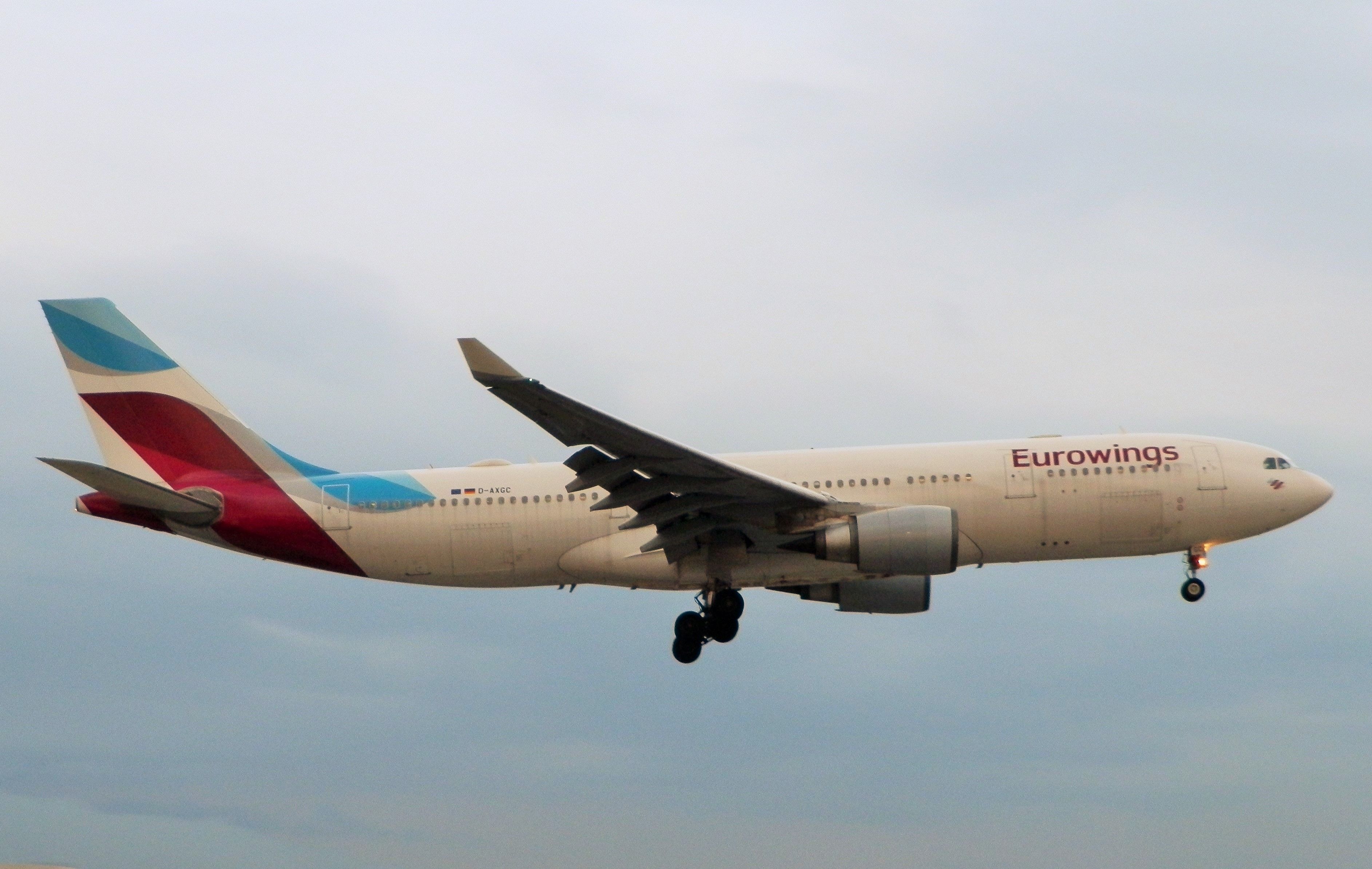 Airbus A330-200 (D-AXGC)