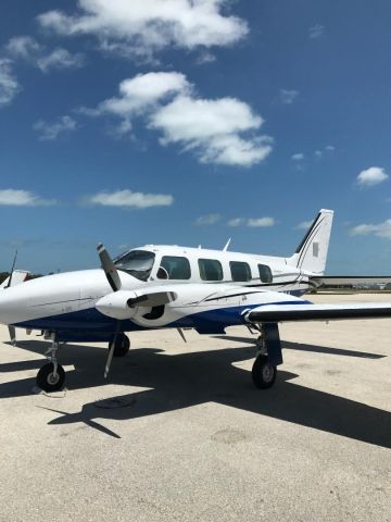 Piper Navajo (N179RM) - Navajo Scott MacDonald Aircraft 