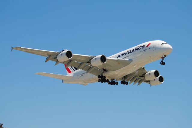 Airbus A380-800 (F-HPJG) - The afternoon AF A380 arrives past the "in-n-out" park!