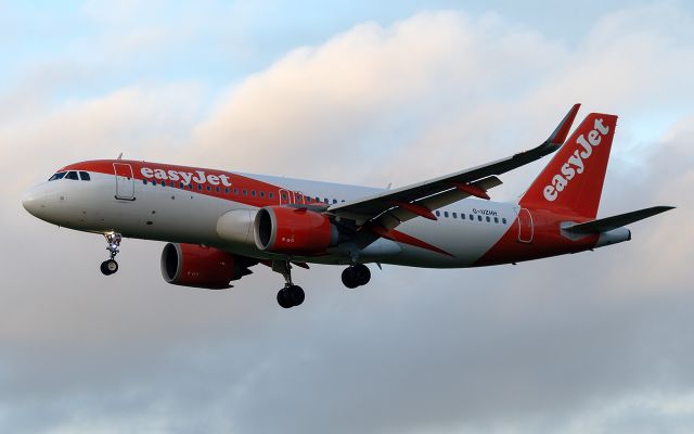 Airbus A320neo (G-UZHH) - Easyjet G-UZHH arriving from Manchester on the 1/Dec/2024