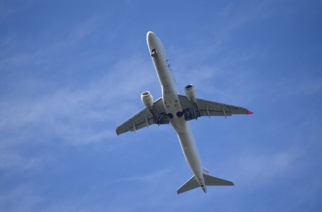 Embraer ERJ-190 (EC-LIN) - EC-LIN Appraching To Landing At LEVX From LEMD, Near Redondela. 15-11-2021