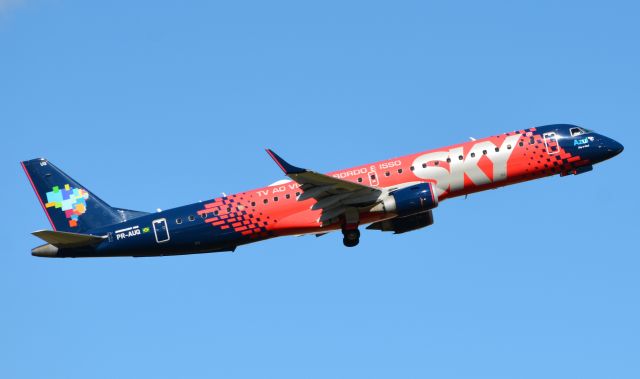 Embraer ERJ-190 (PR-AUQ)