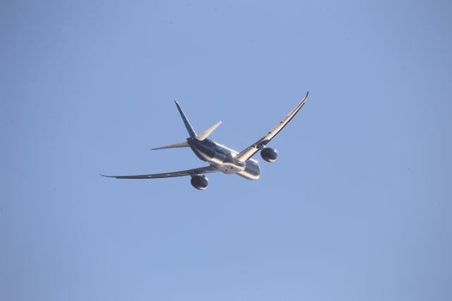 Boeing 787-9 Dreamliner (G-CKWP)