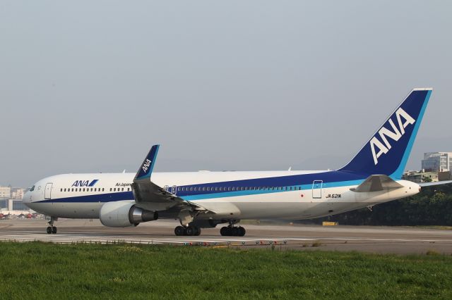 BOEING 767-300 (JA621A)