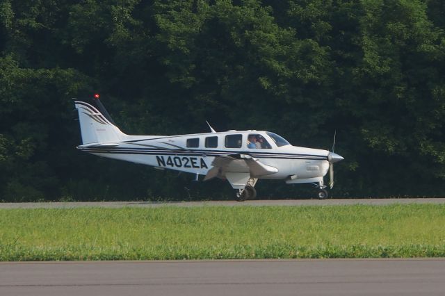 Beechcraft Bonanza (36) (N402EA)