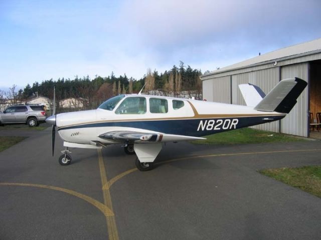 Beechcraft Bonanza (36) (N820R)