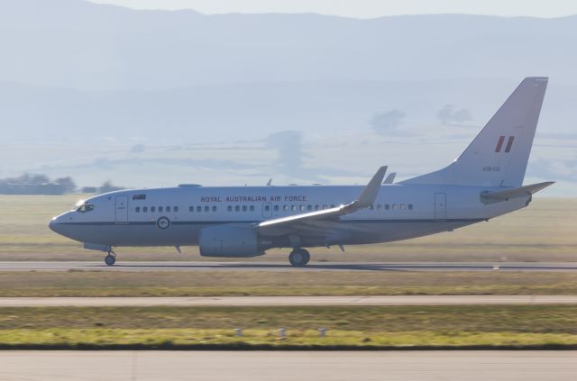 A36001 — - Royal Australian Air Force BBJ taking off to Sydney.