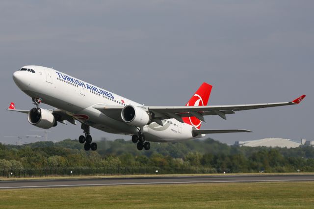 Airbus A330-200 (TC-JIS) - THY1994 departs to Istanbul