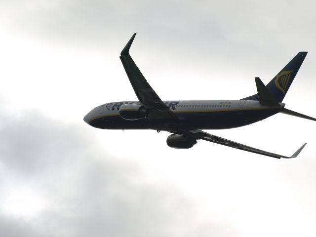 Boeing 737-800 (EI-DHJ)