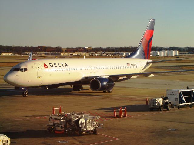 Boeing 737-800 (N389DA)