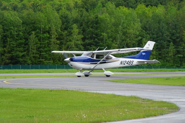 Cessna Skylane (N124BS)