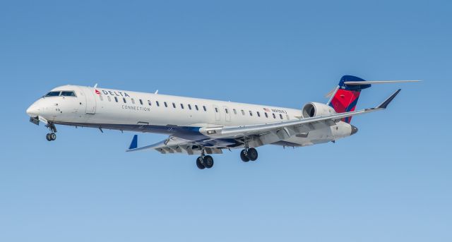 Canadair Regional Jet CRJ-900 (N919XJ) - opb Endeavor Air