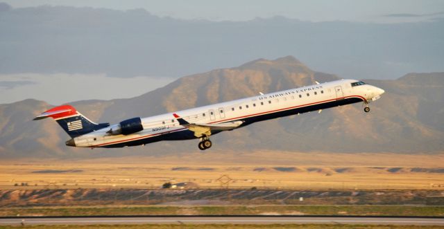 Canadair Regional Jet CRJ-900 (N909FJ)