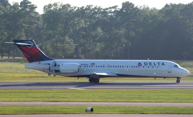 Boeing 717-200 (N938AT) - Taken in 2015 when 16R-34L was still open.