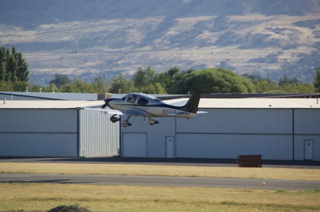 Cirrus SR-22 (N5AP) - Amazing, thats all the spotter could say....