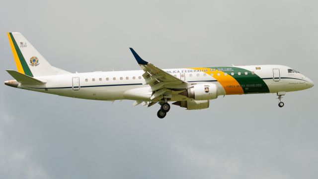 Embraer ERJ-190 (FAB2590)