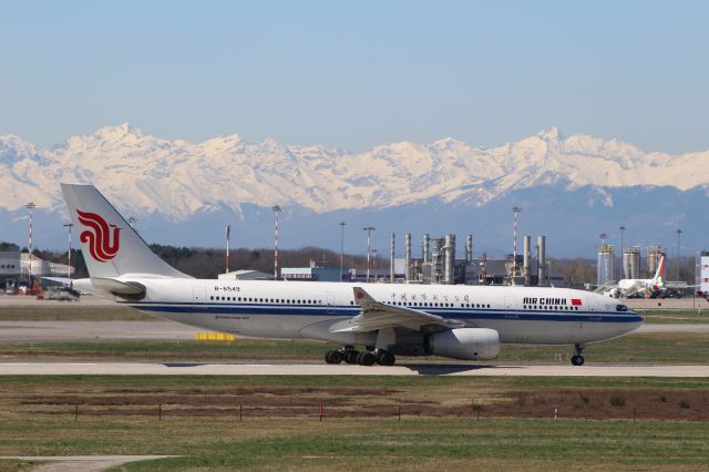 Airbus A330-300 (B-6549)