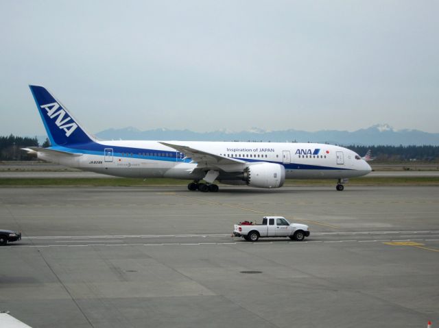 Boeing 787-8 (JA828A)