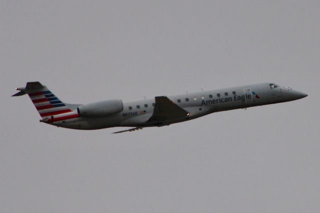 Embraer ERJ-145 (N823AE) - ERJ-145 departing from runway 36 to Chicago from Green Bay