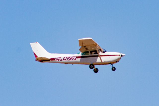 Cessna Skyhawk (N54660)