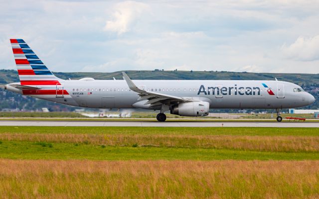 Airbus A321 (N995AN)