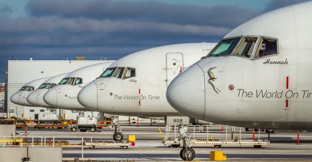 Boeing 757-200 (C-FMEK) - Five of the seven FEDEX 757's on the FEDEX ramp at YYZ on New Years Day