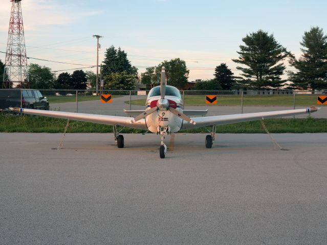 Beechcraft Bonanza (36) (N40MW) - A very nice Bonanza