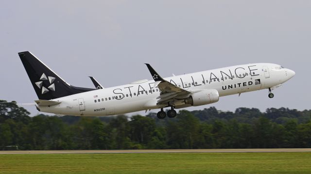 Boeing 737-800 (N26210) - This photo was taken on McGavock Pike as this Boeing 737-824 departs on Runway 20C.