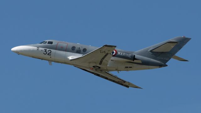 Dassault Falcon 10 (M32)