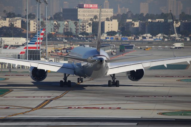 BOEING 787-10 Dreamliner (N12003)