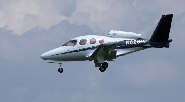 Cirrus Vision SF50 (N626RF) - On final is this brand new Cirrus Vision Jet SJX in the Summer of 2019.