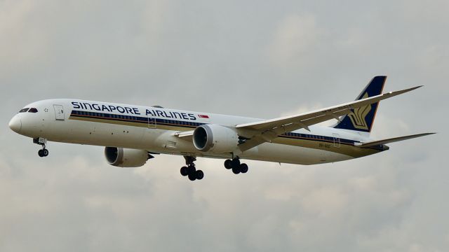BOEING 787-10 Dreamliner (9V-SCC)