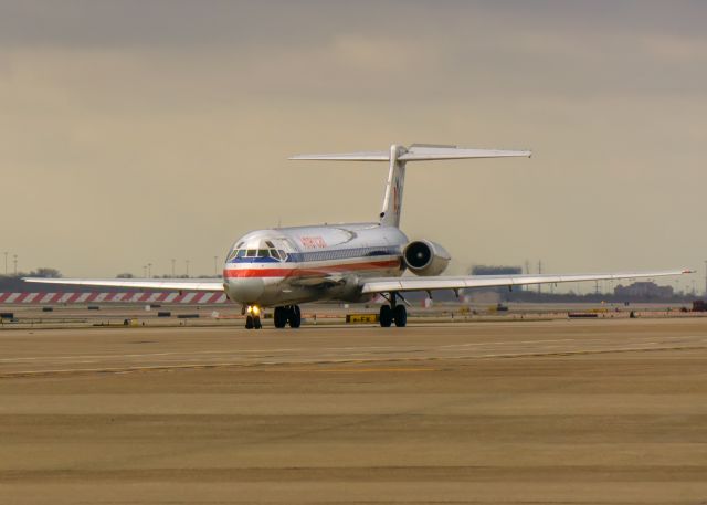 McDonnell Douglas MD-80 —