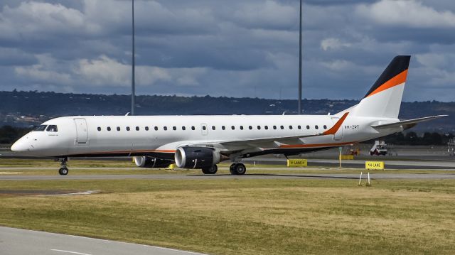 Embraer ERJ-190 (VH-ZPT)