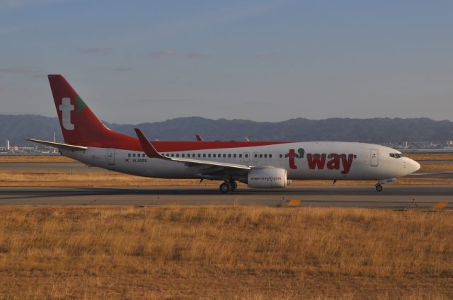 Boeing 737-800 (HL8086)