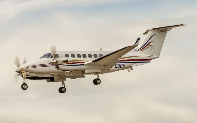 Beechcraft Super King Air 300 (C-GOGS) - Registered to the Province of Ontario, Ministry of Natural Resources