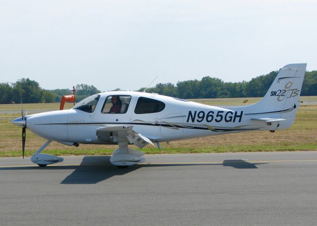 Cirrus SR-22 (N965GH) - At Downtown Shreveport.