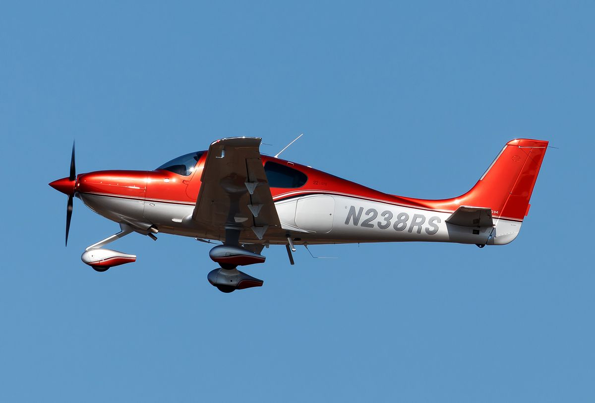 Cirrus SR-22 (N238RS)