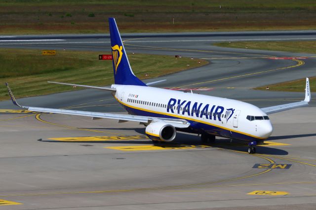 Boeing 737-800 (EI-DYW)