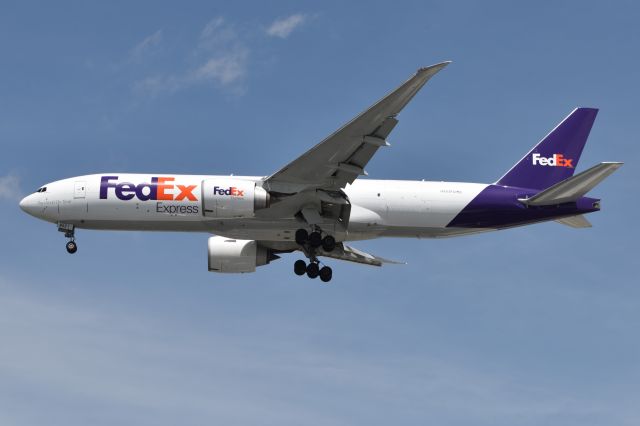 BOEING 777-200LR (N863FD) - 23-L 05-24-24